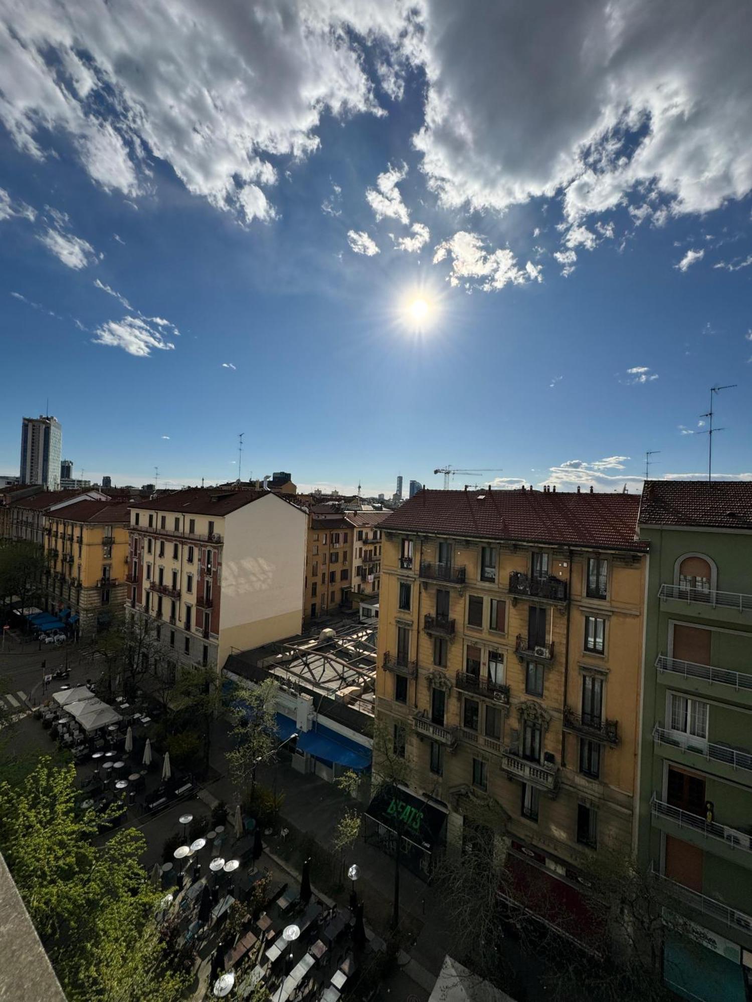 Trilocale Con Due Balconi A Isola Porta Nuova Apartment Милано Екстериор снимка