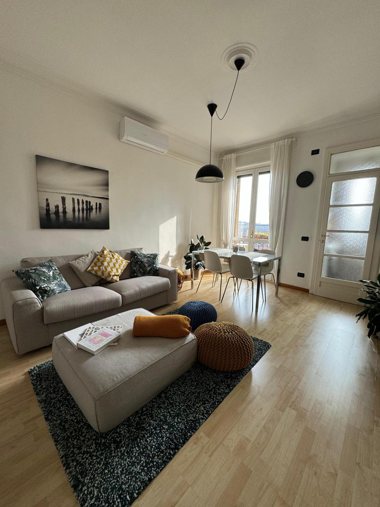 Trilocale Con Due Balconi A Isola Porta Nuova Apartment Милано Екстериор снимка